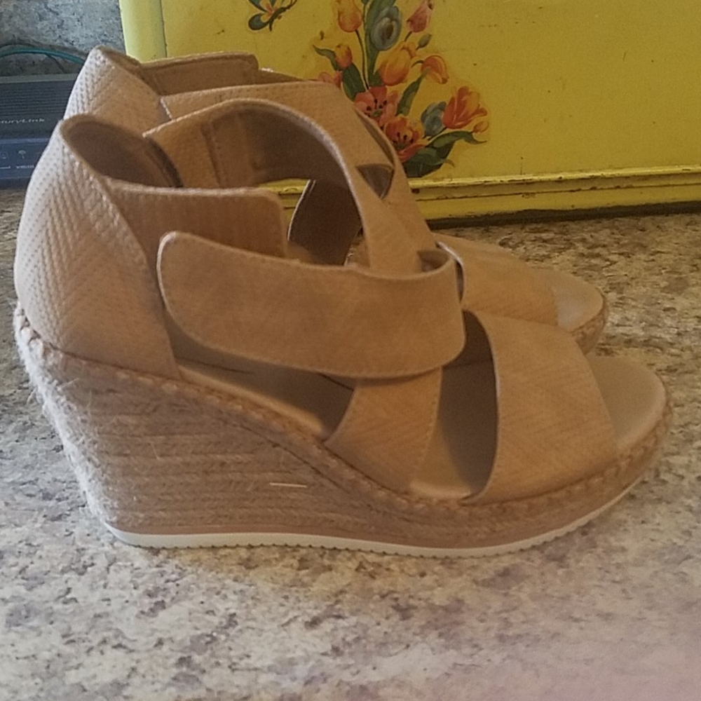 sandal wedges with a velcro  closure